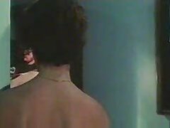 Belle-fille timide mange vidéos porno hard la chatte humide de maman